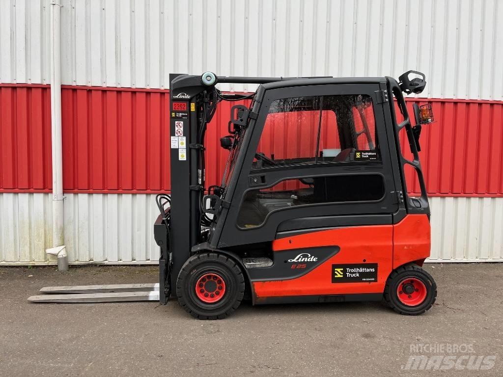 Linde E 25 Elmotviktstruckar