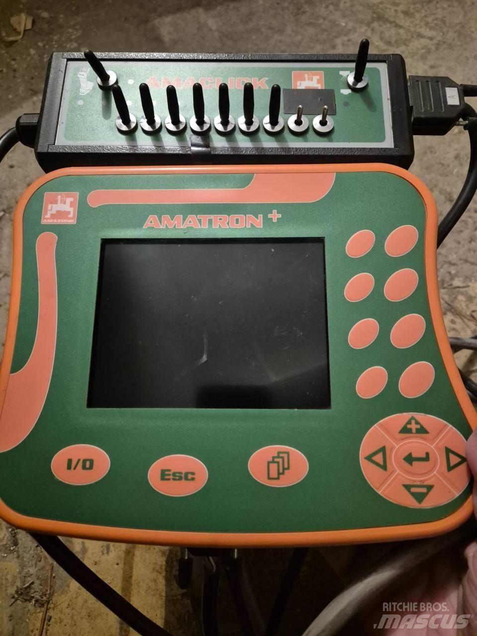 Amazone UX 4200 Dragna sprutor