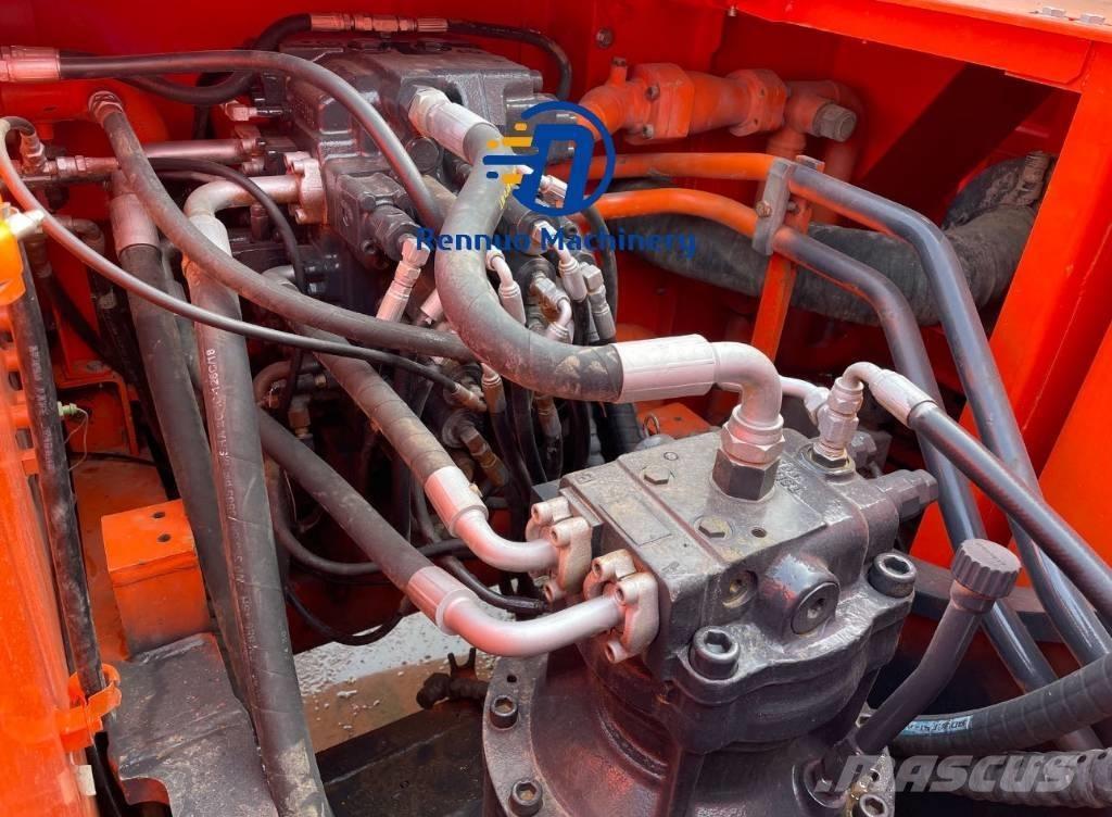 Doosan DX 300 Bandgrävare