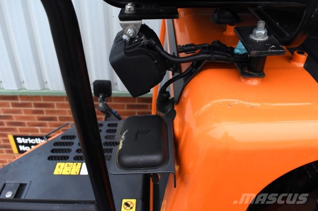 Develon DX140LCR-7 Bandgrävare