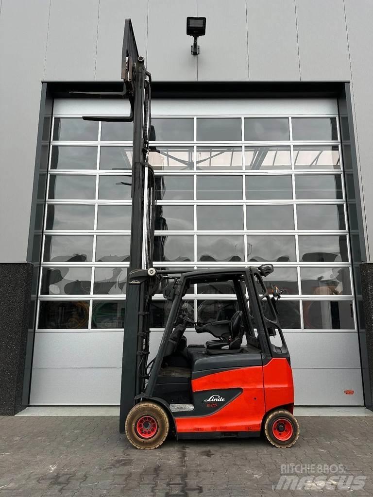 Linde E 25/600 HL Elmotviktstruckar