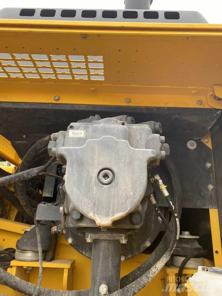 Komatsu 450LC-8 Bandgrävare