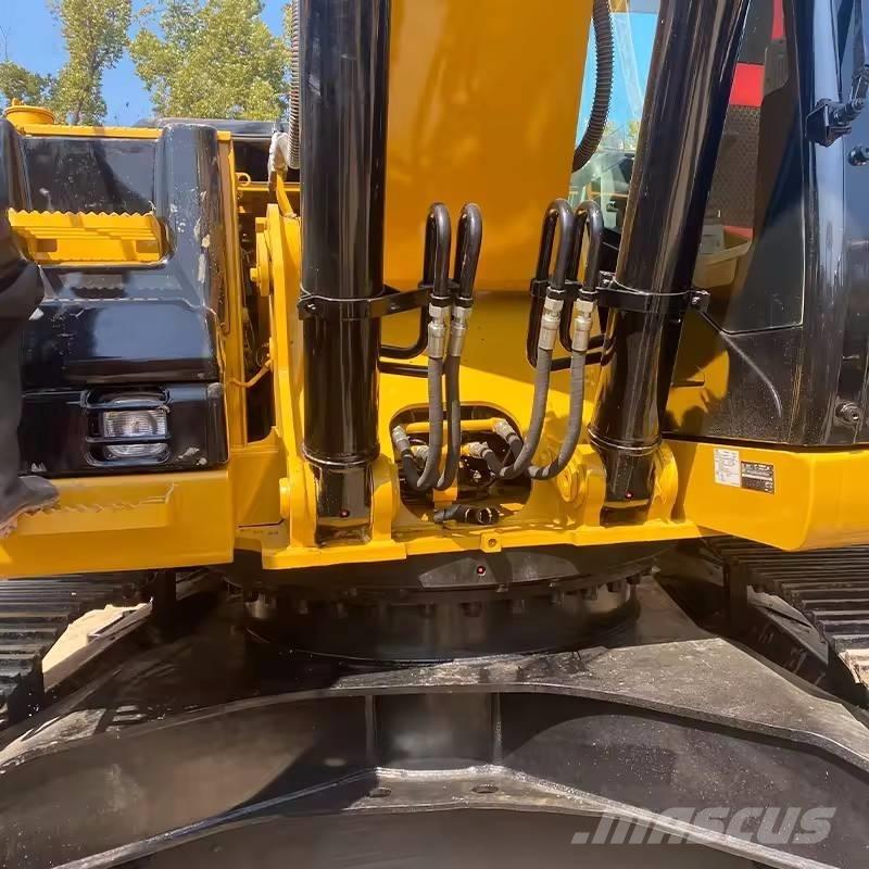 CAT 325 D Bandgrävare