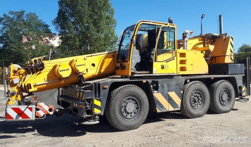Demag AC 40-1 City Allterrängkranar