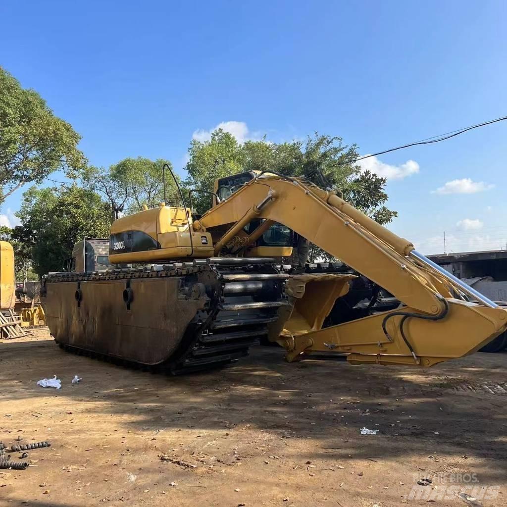 CAT 320 C Amfibiska grävmaskiner