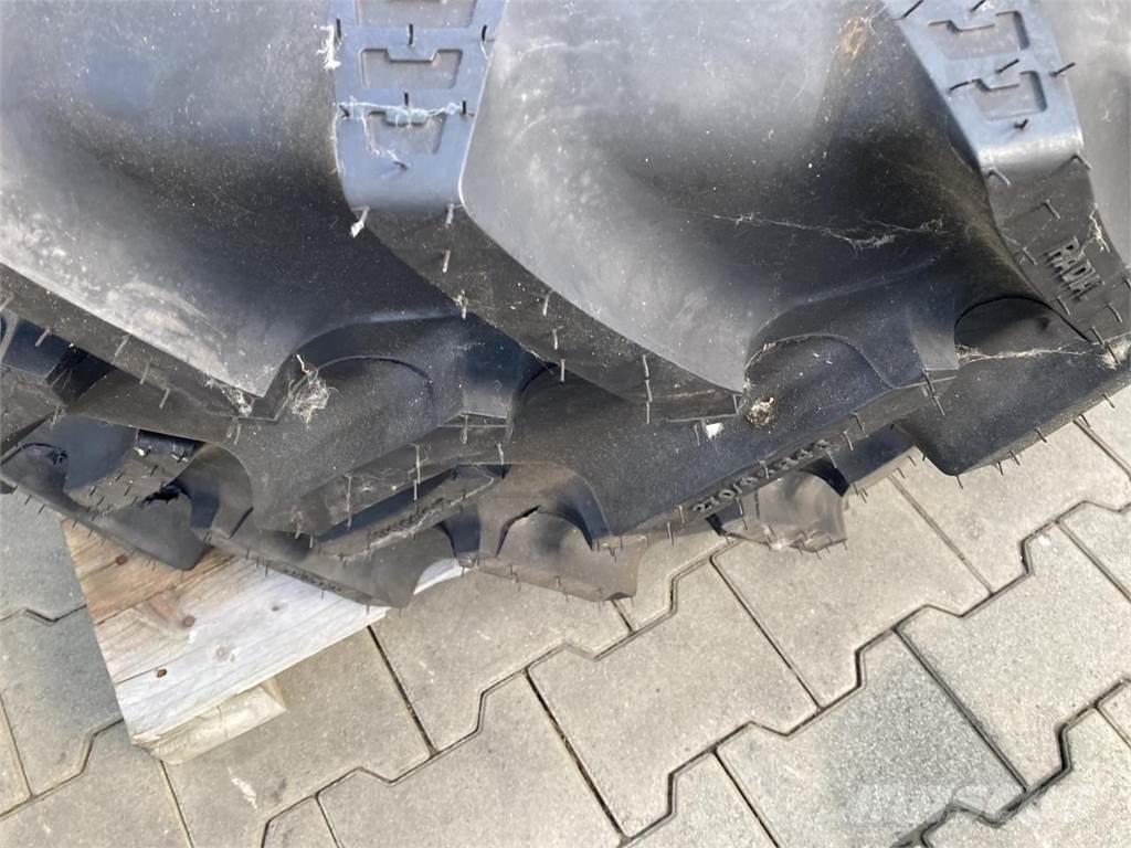 BKT 270/95R46 Däck, hjul och fälgar