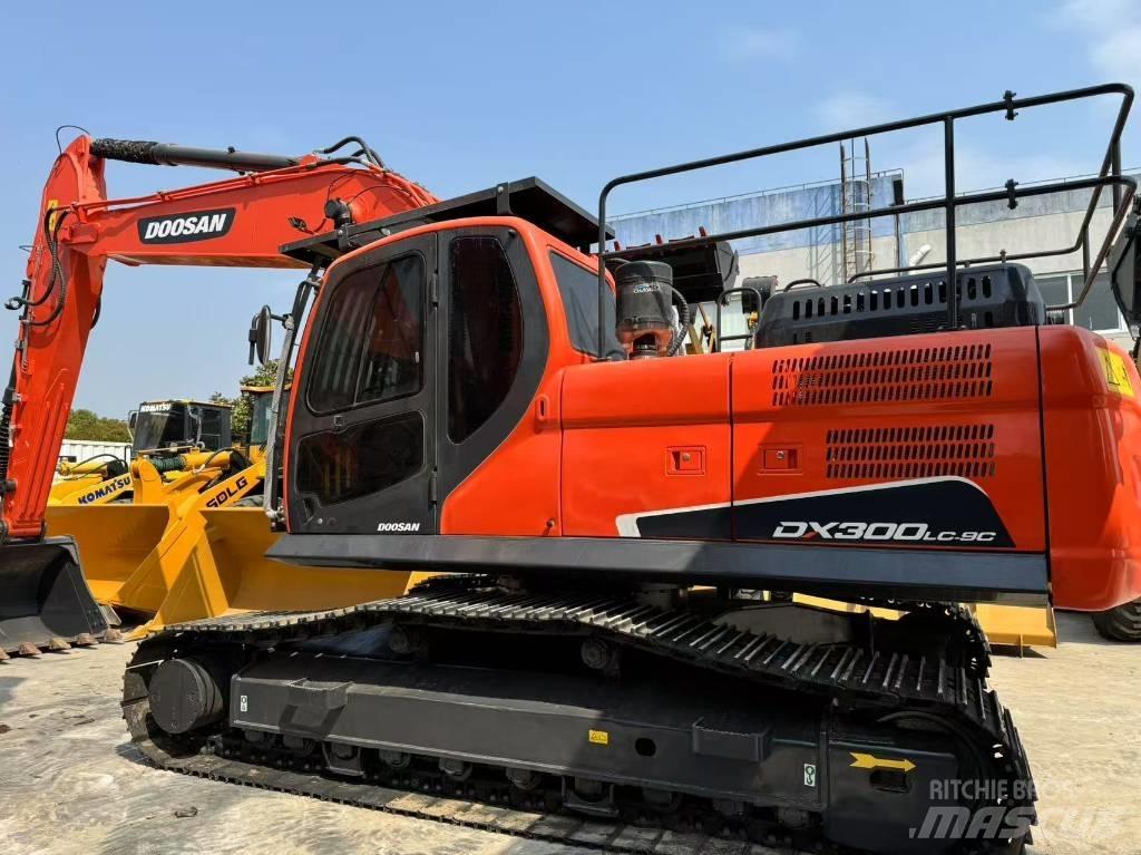 Doosan DX 300 LC-9C Bandgrävare