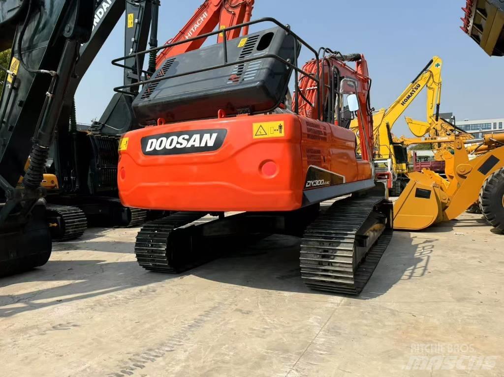 Doosan DX 300 LC-9C Bandgrävare
