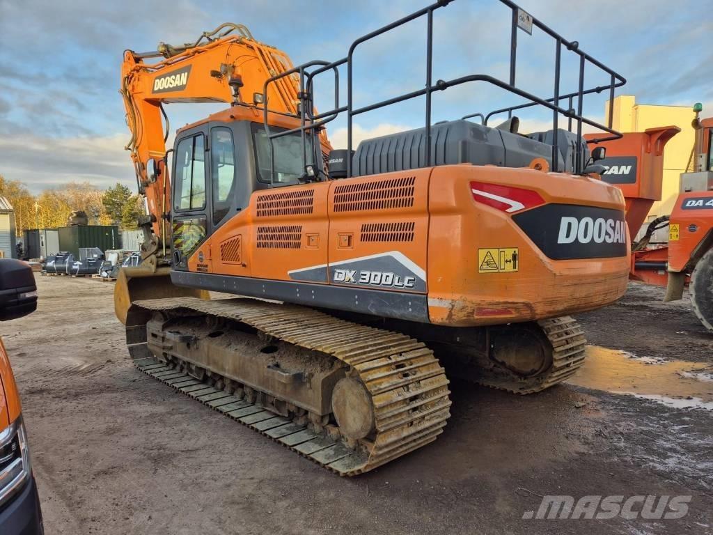 Doosan DX 300 LC 5 Bandgrävare