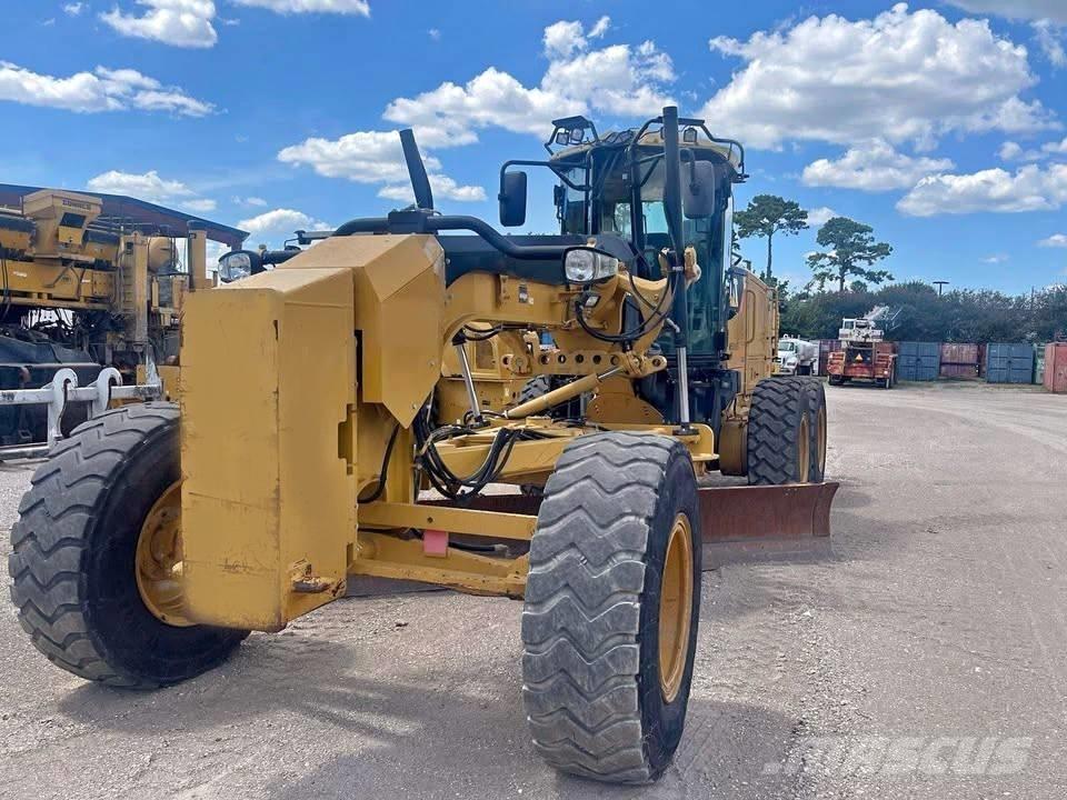 CAT 140 M 2 Väghyvlar