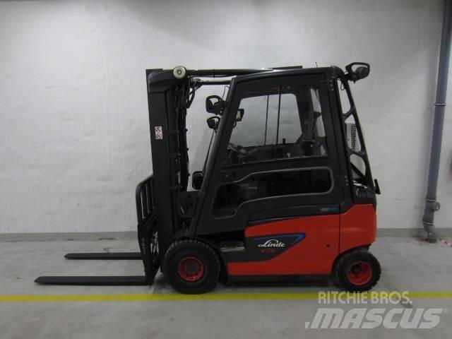 Linde E 25 Elmotviktstruckar