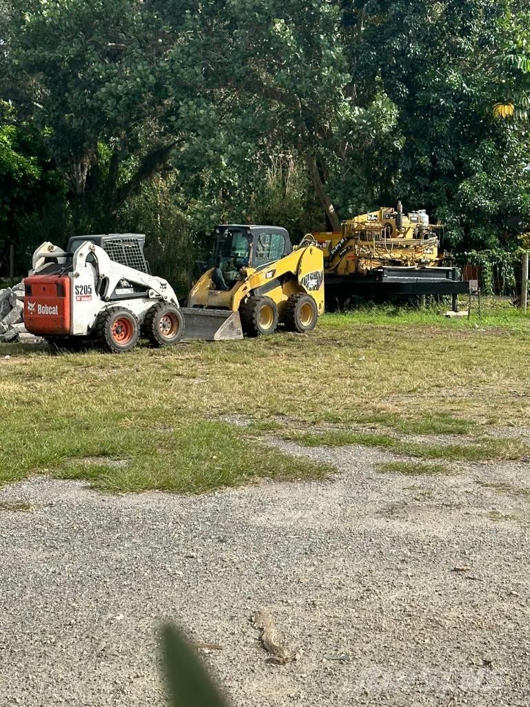 CAT 246 C Kompaktlastare