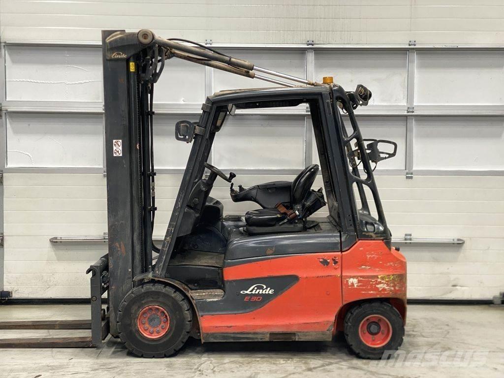 Linde E30-01 Elmotviktstruckar