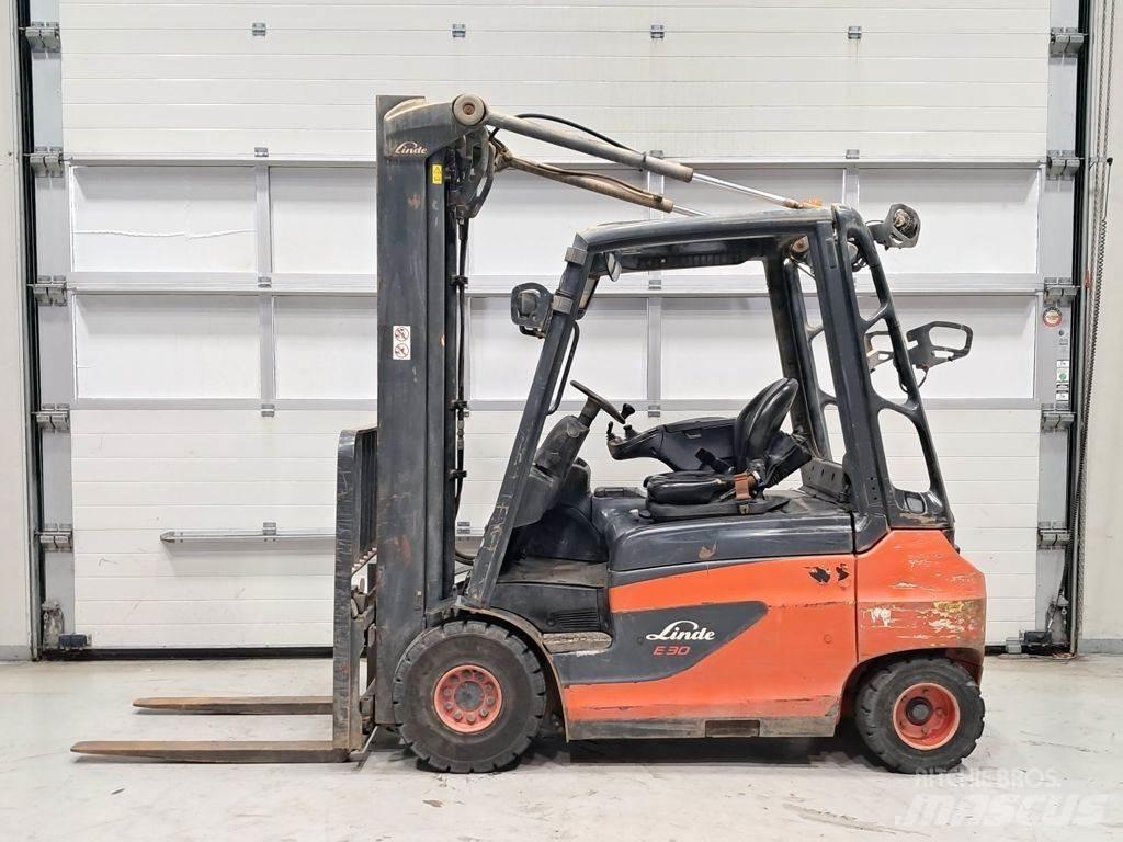 Linde E30-01 Elmotviktstruckar