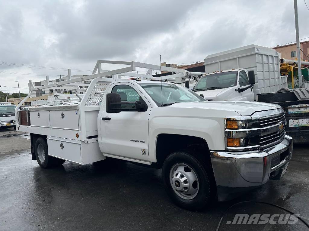 Chevrolet 3500 HD Flakbilar/Pickuper
