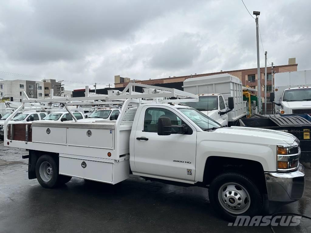 Chevrolet 3500 HD Flakbilar/Pickuper