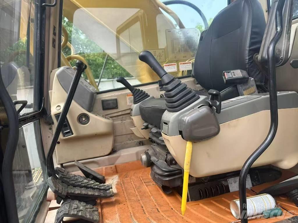 CAT 330 B L Bandgrävare