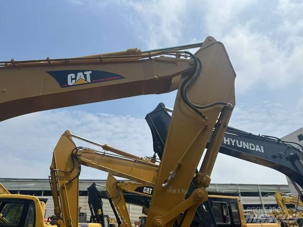 CAT 330 B L Bandgrävare