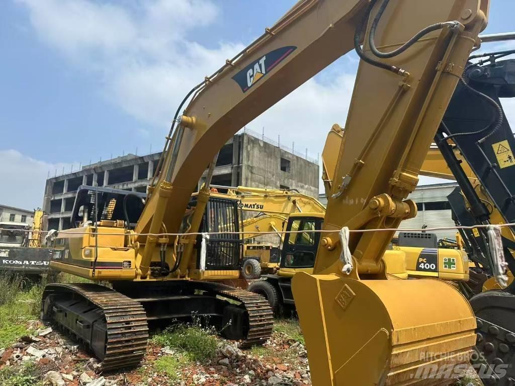 CAT 330 B L Bandgrävare