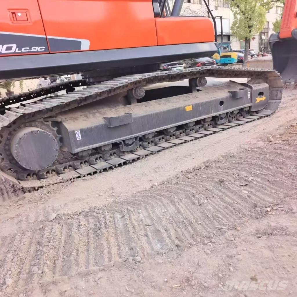 Doosan DX 300 Bandgrävare