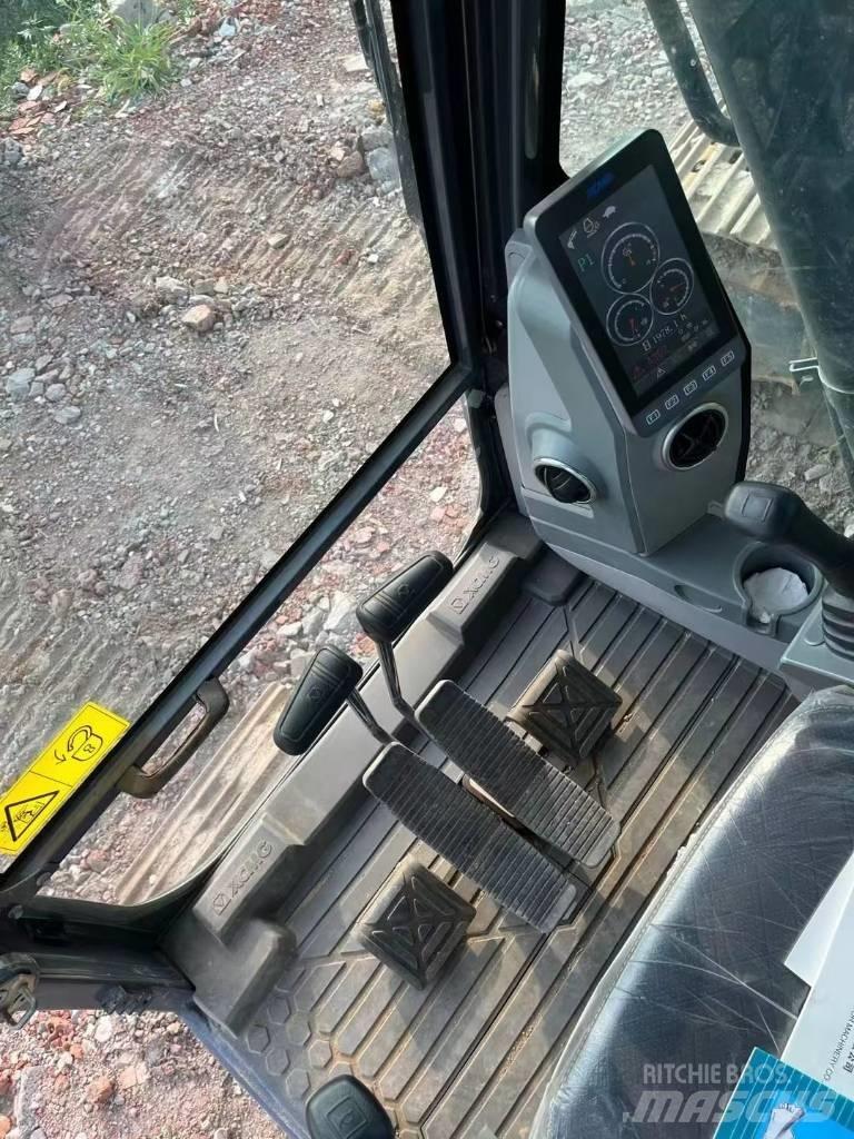 XCMG XE200DA Bandgrävare