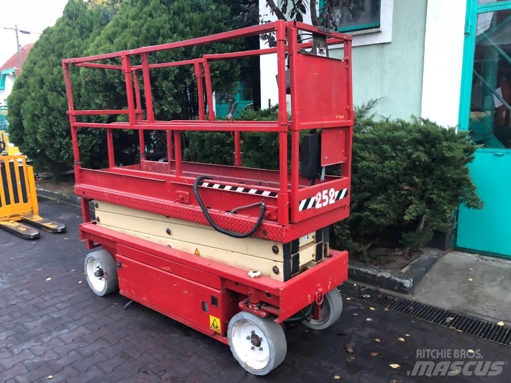 JLG 2030 F3    V-3409 Personhissar och andra hissar
