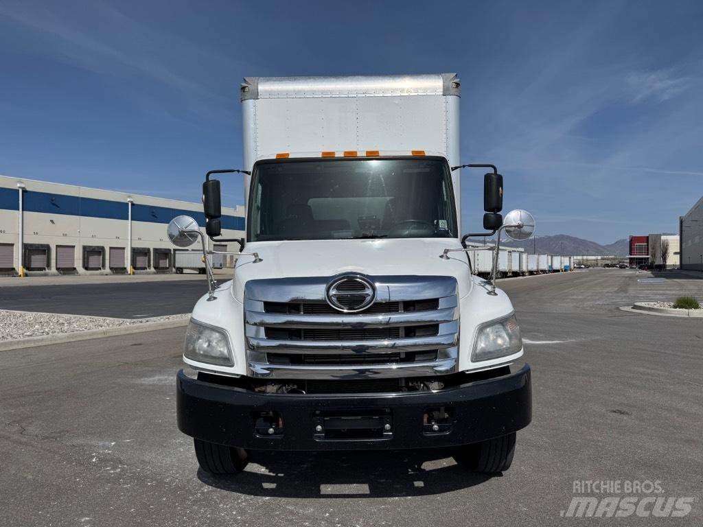 Hino 268 Lätta skåpbilar