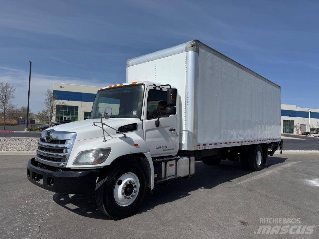 Hino 268 Lätta skåpbilar