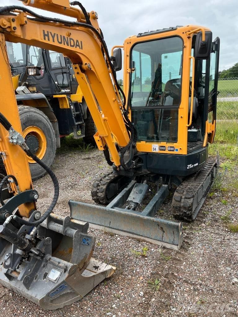 Hyundai R25Z-9 AK Minigrävare < 7t