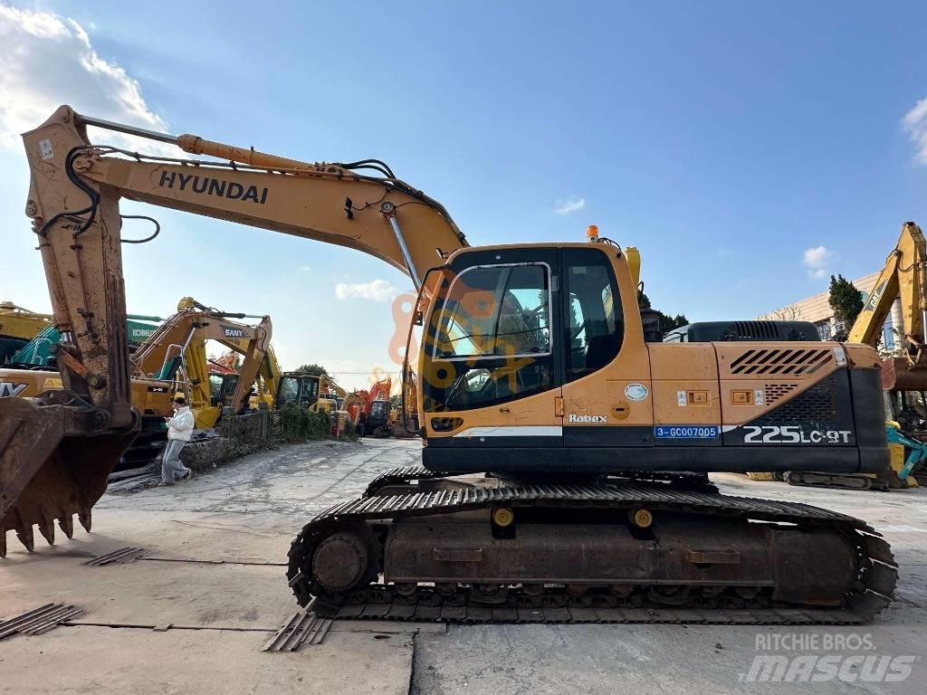 Hyundai 225 Bandgrävare
