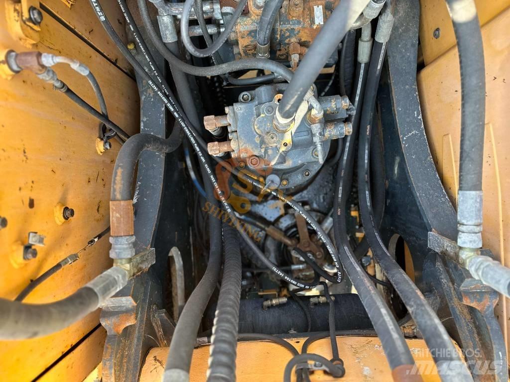 Hyundai 225 Bandgrävare
