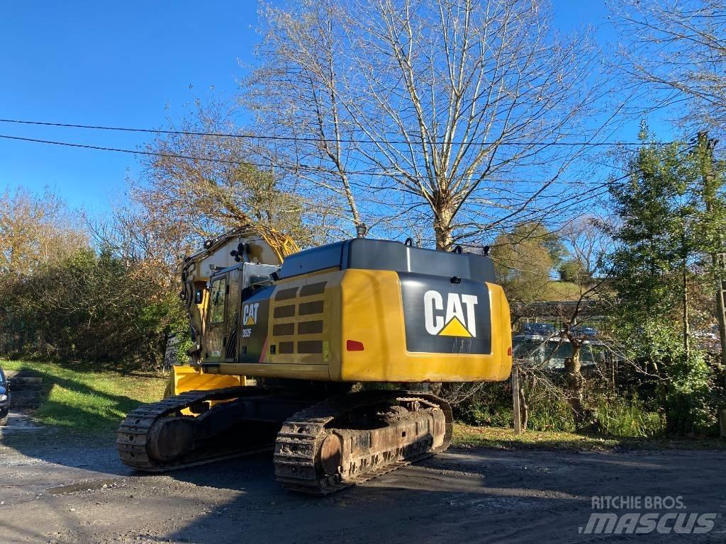 CAT 352 F Bandgrävare