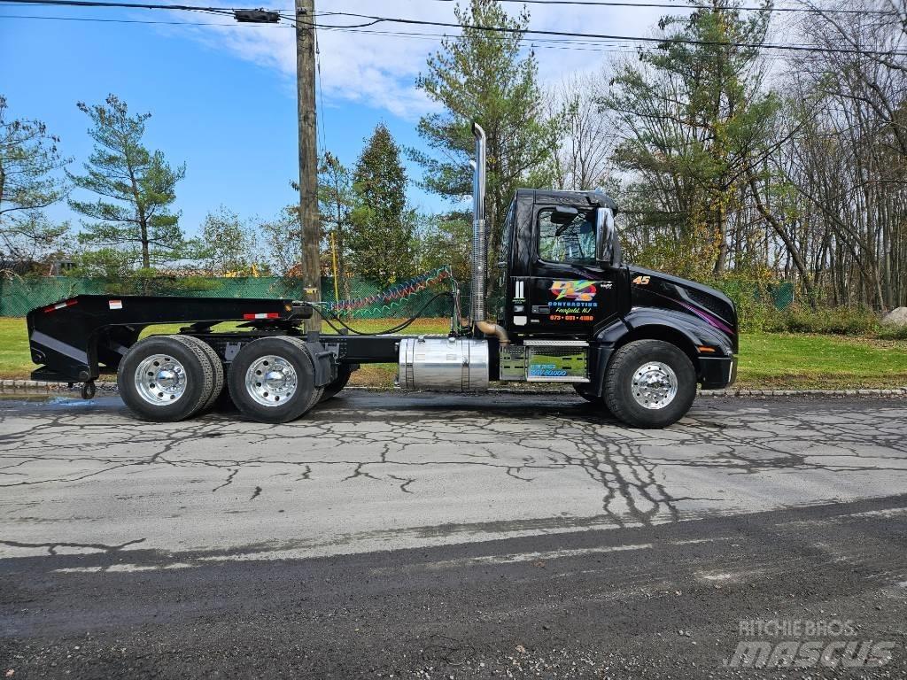 Volvo VNX 64 T300 Flakbilar