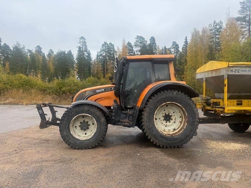 Valtra N142 Traktorer