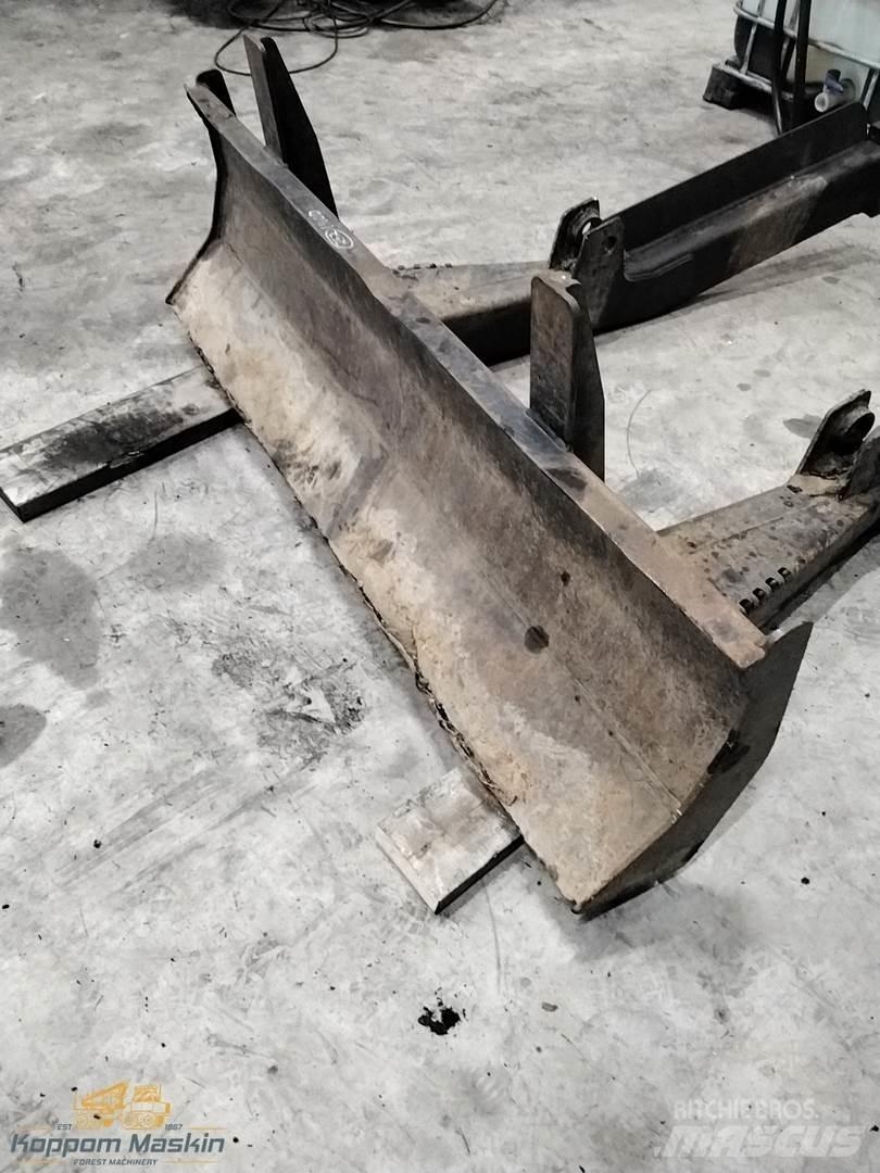 John Deere 1110 Redskap till skogsmaskiner
