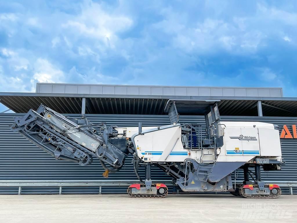 Wirtgen W 210 Asfaltskallfräsmaskiner