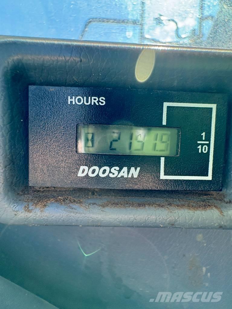 Doosan DX 140 LCR Bandgrävare