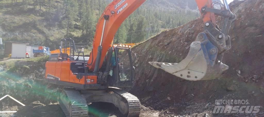 Doosan DX 235 Bandgrävare