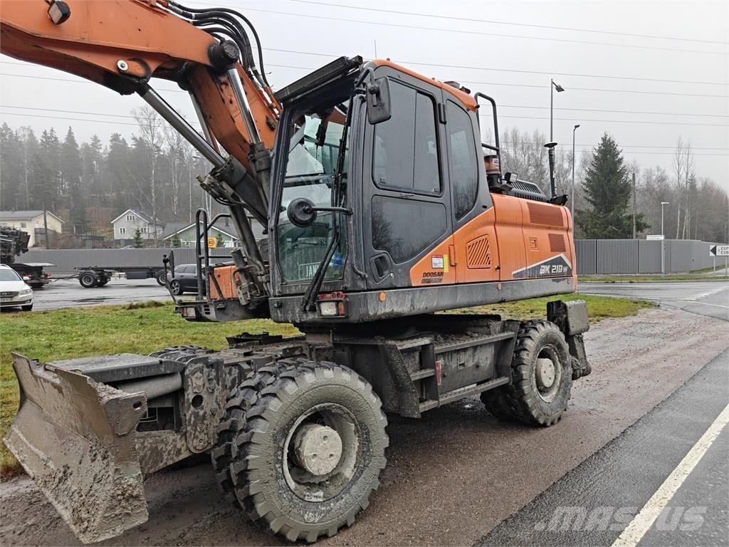 Doosan DX 210 W-7 Hjulgrävare
