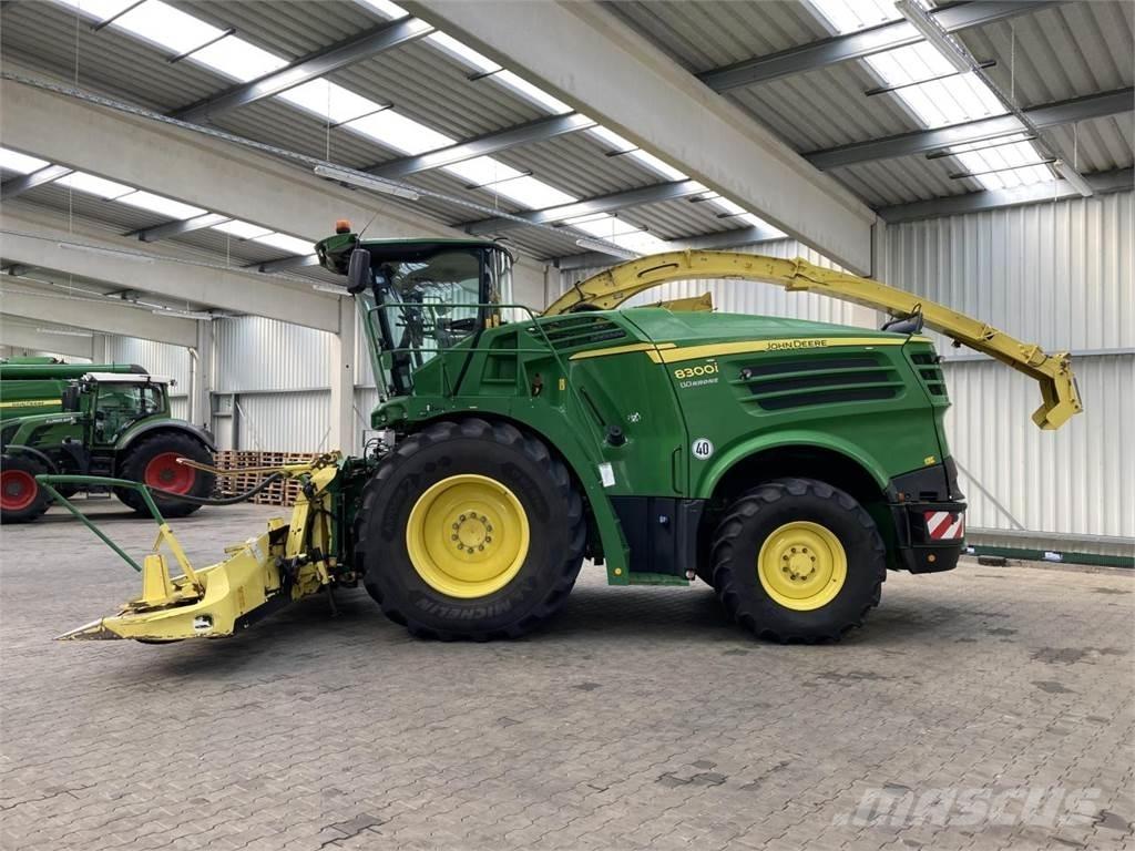 John Deere 8300 Självgående fälthackar