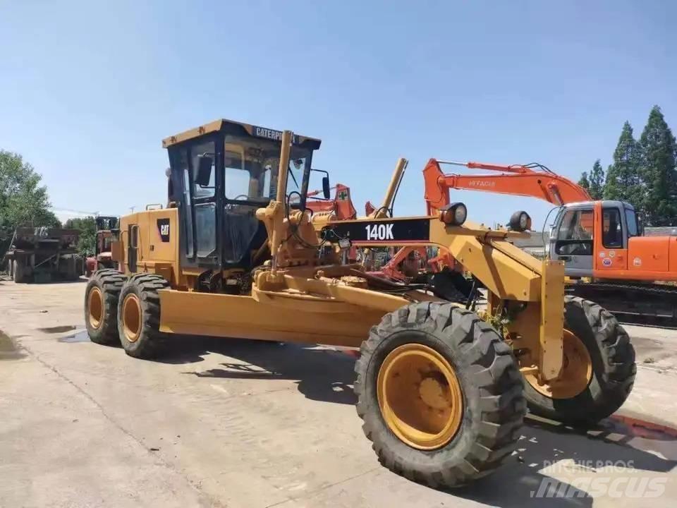 CAT 140 K Väghyvlar