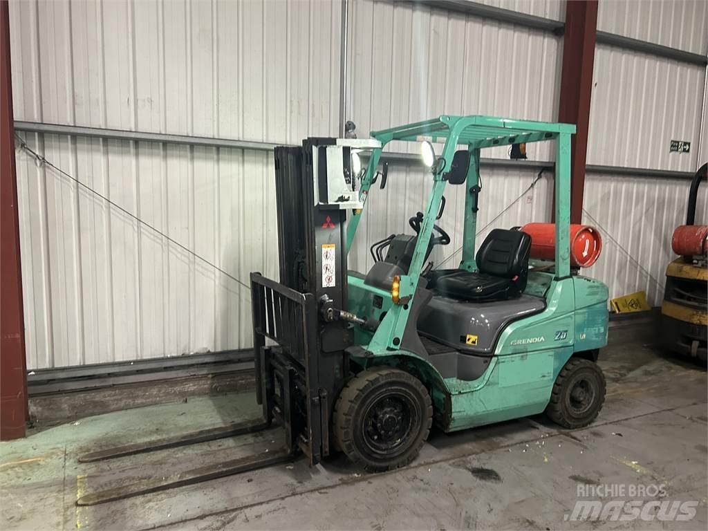 Mitsubishi FG25NT Gasolmotviktstruckar