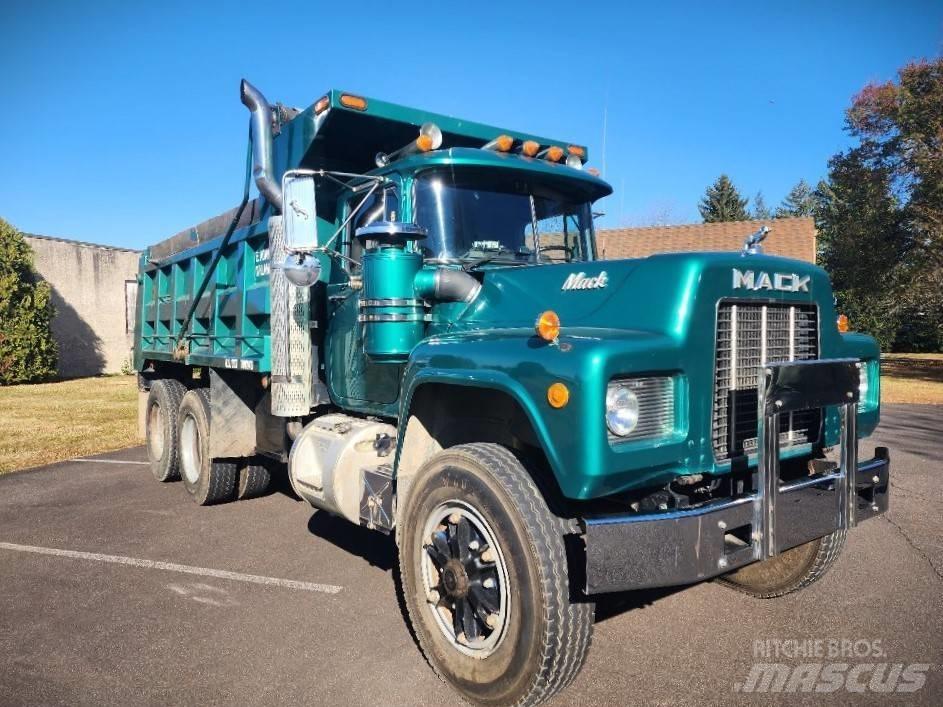 Mack 690S Tippbilar