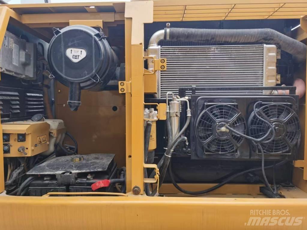 CAT 320 DL Bandgrävare