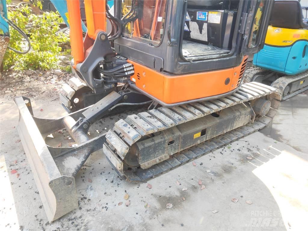 Hitachi ZX 30 U Minigrävare < 7t