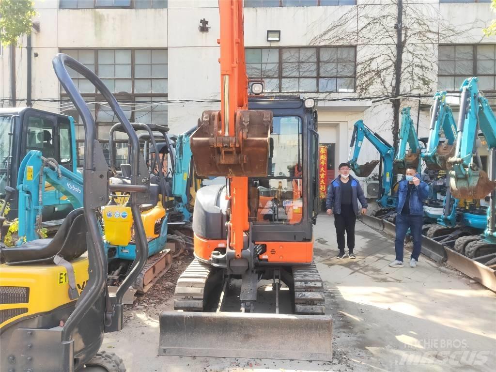 Hitachi ZX 30 U Minigrävare < 7t