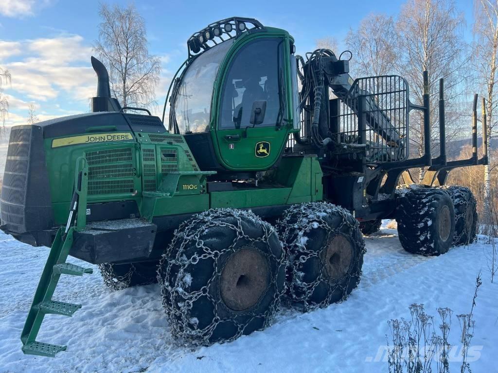 John Deere 1110 G Skotare