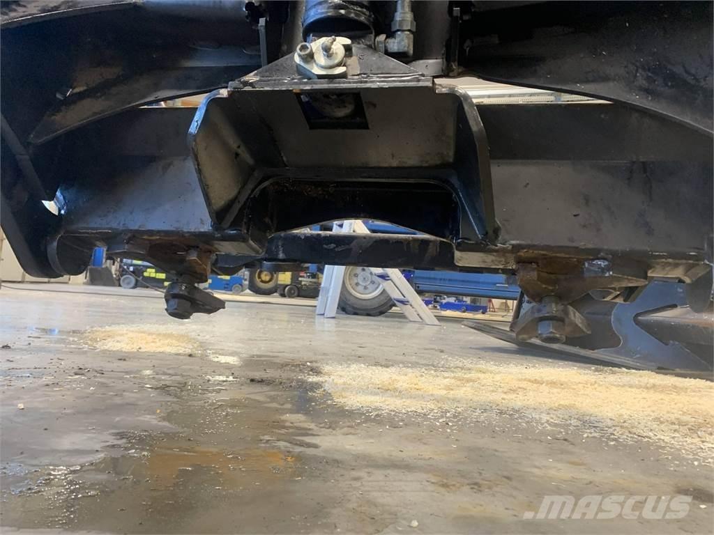 Komatsu 895 Redskap till skogsmaskiner