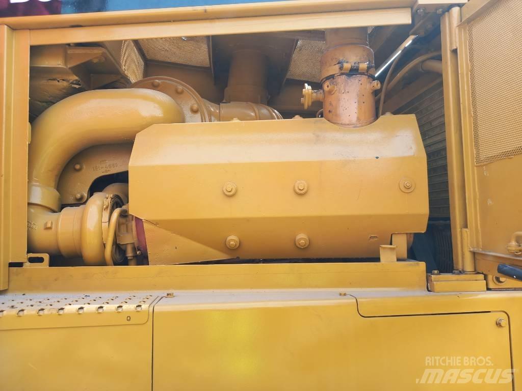 CAT D8R (Abu Dhabi) Bandschaktare