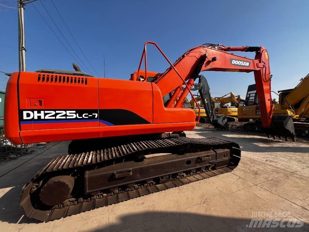 Doosan DH 225 LC-7 Bandgrävare